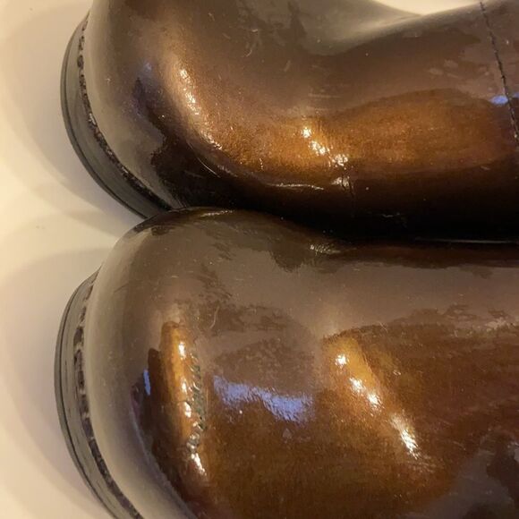 Dansko size 41 shiny brown broken clogs USA size 11 excellent - Picture 3 of 7